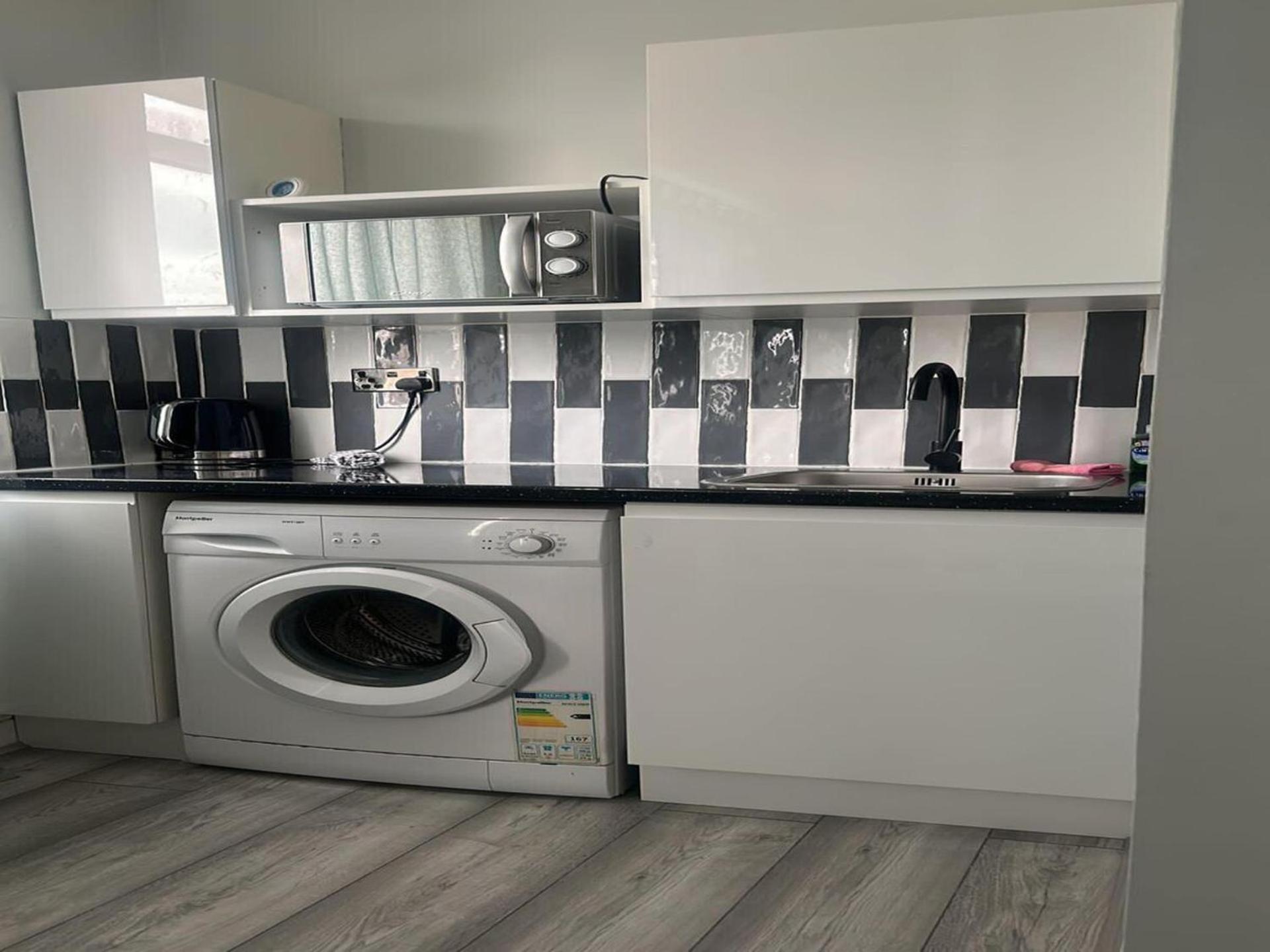 Captivating 1-bed In *